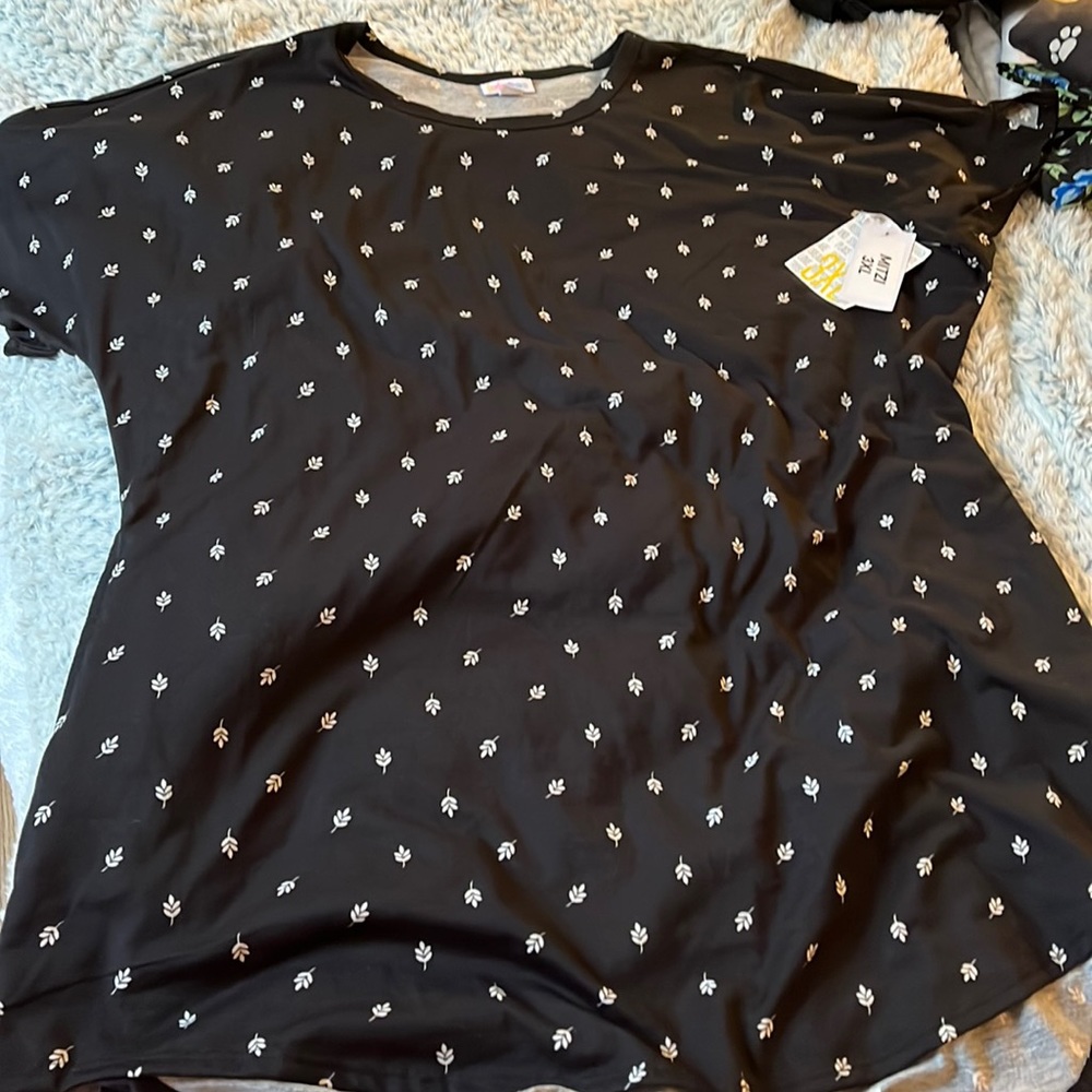Lularoe top